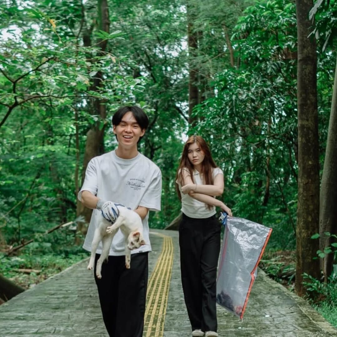 Galeri aktivitas Clean up dan pelepasan di hutan kota srengseng ke-2