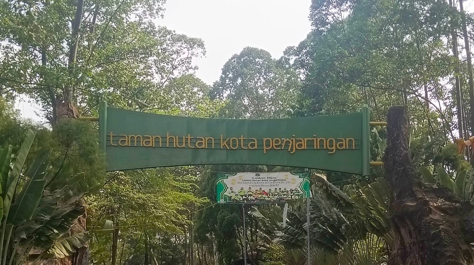 Clean Up di Hutan kota penjaringan 