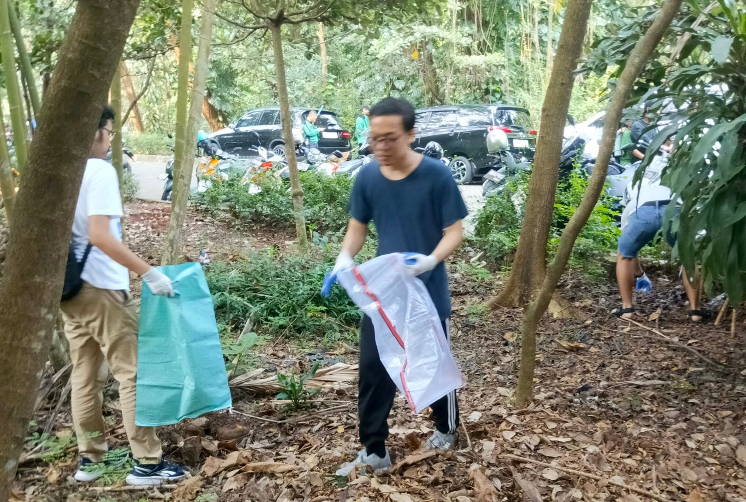 Galeri aktivitas Clean up diHutan Kota Bekasi ke-3