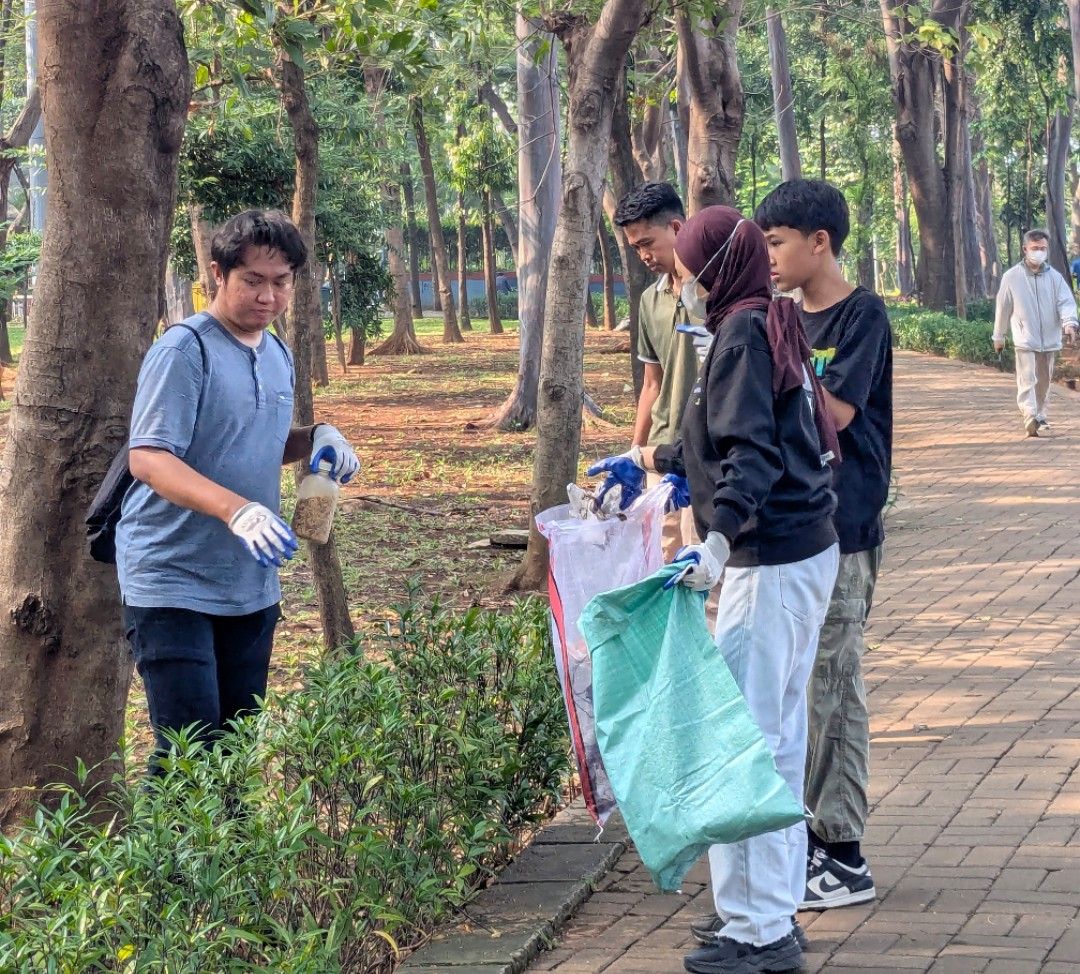 Galeri aktivitas Clean up Hutan kota patriot ke-3