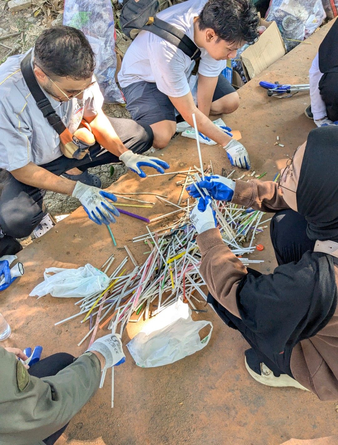 Galeri aktivitas Clean up diHutan Kota Bekasi ke-3