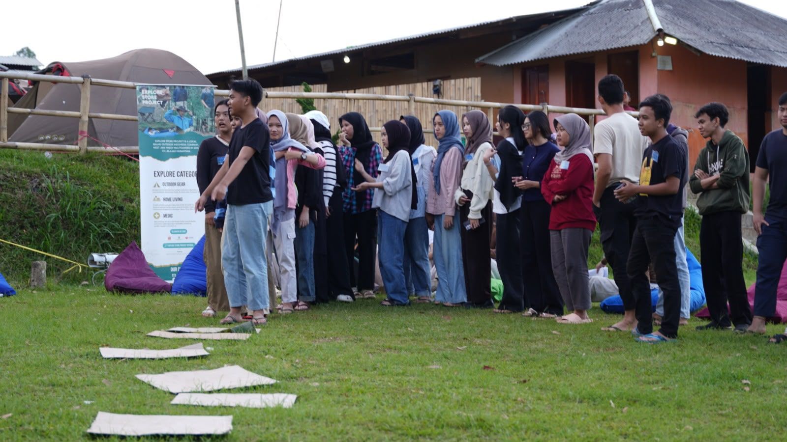Galeri aktivitas Volunteer Camp 3: Bermain Bersama Adik Binaan ke-7