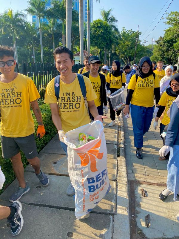 Galeri aktivitas Clean up Trash Hero Jakarta ke-241 ke-5