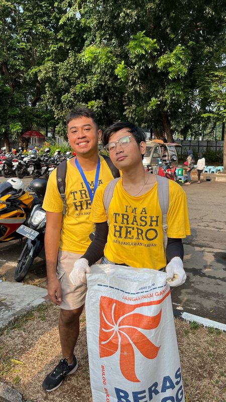 Galeri aktivitas Clean up Trash Hero Jakarta ke-241 ke-8