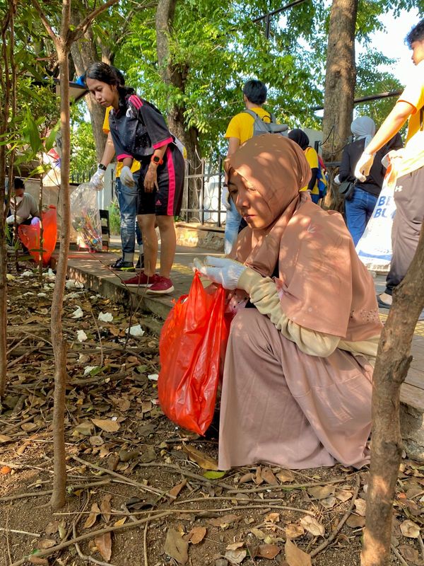Galeri aktivitas Clean up Trash Hero Jakarta ke-241 ke-10