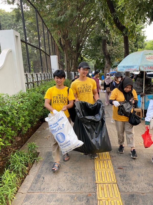 Galeri aktivitas Clean up Trash Hero Jakarta ke-241 ke-16