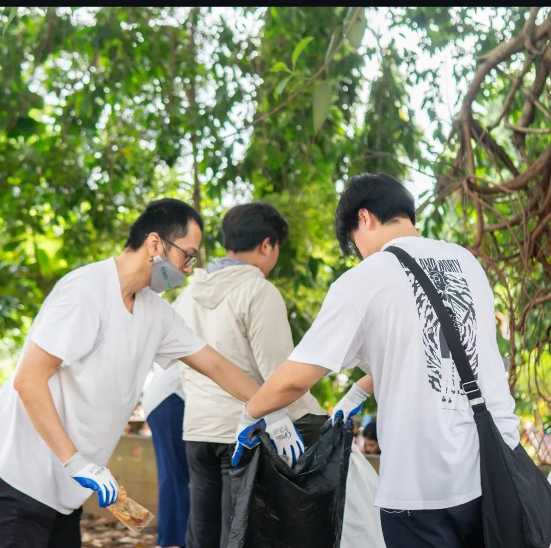 Galeri aktivitas Clean up taman sempur dan alun2 Bogor  ke-3
