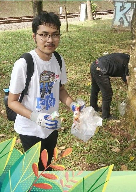 Galeri aktivitas Clean up taman bendi jakarta ke-2