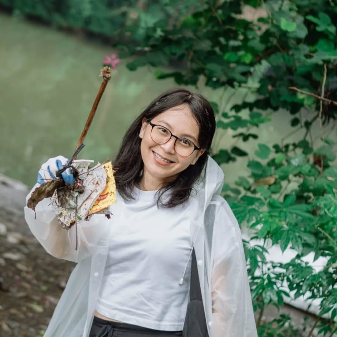 Galeri aktivitas Clean up taman bendi jakarta ke-3