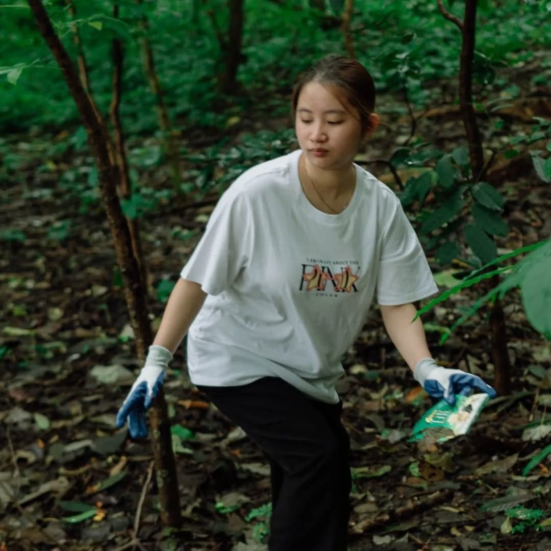 Galeri aktivitas Clean up taman bendi jakarta ke-4