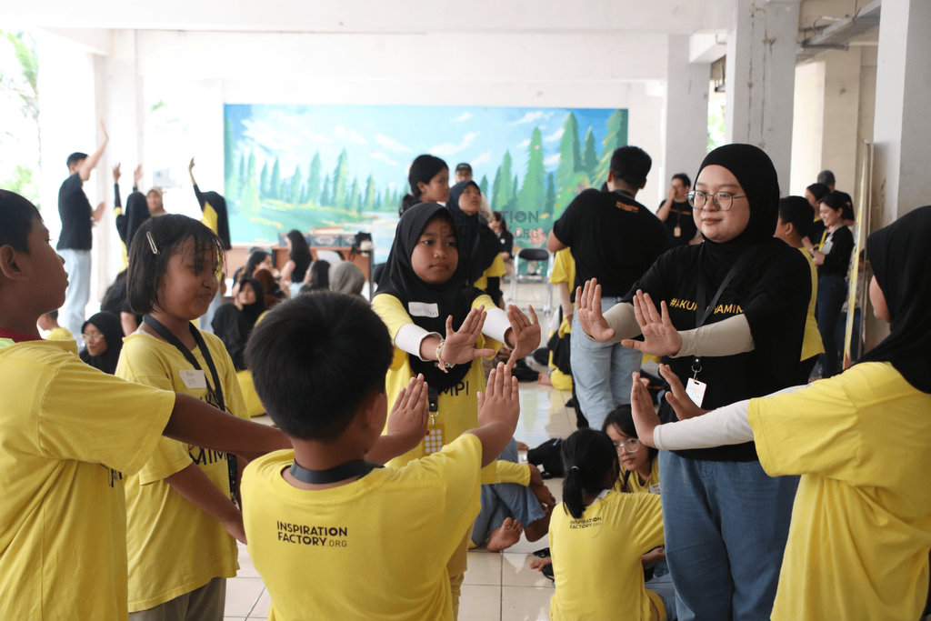 Galeri aktivitas BELAJAR MEMBANTU DAN MENERIMA BANTUAN ke-6