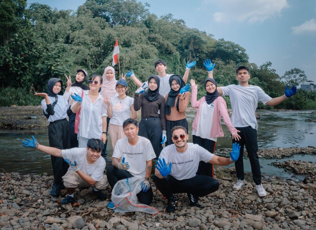 Galeri aktivitas Clean up Sungai Ciliwung ke-2
