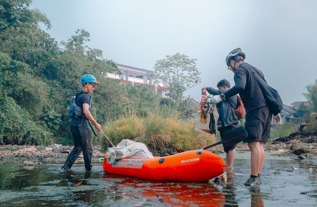 Galeri aktivitas River Clean Up Cisadane ke-3