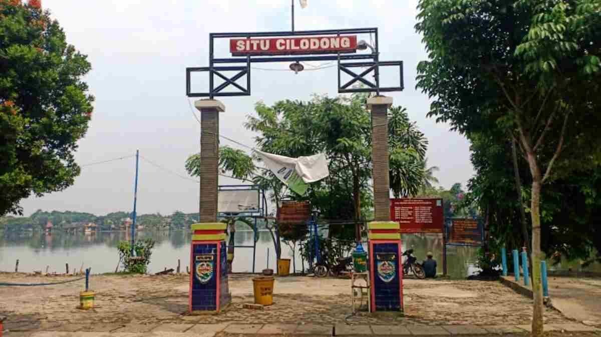 Clean up di situ cilodong Depok